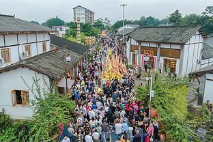 队记：国王以一份10天合同签回托斯卡诺-安德森 今日可出战活塞